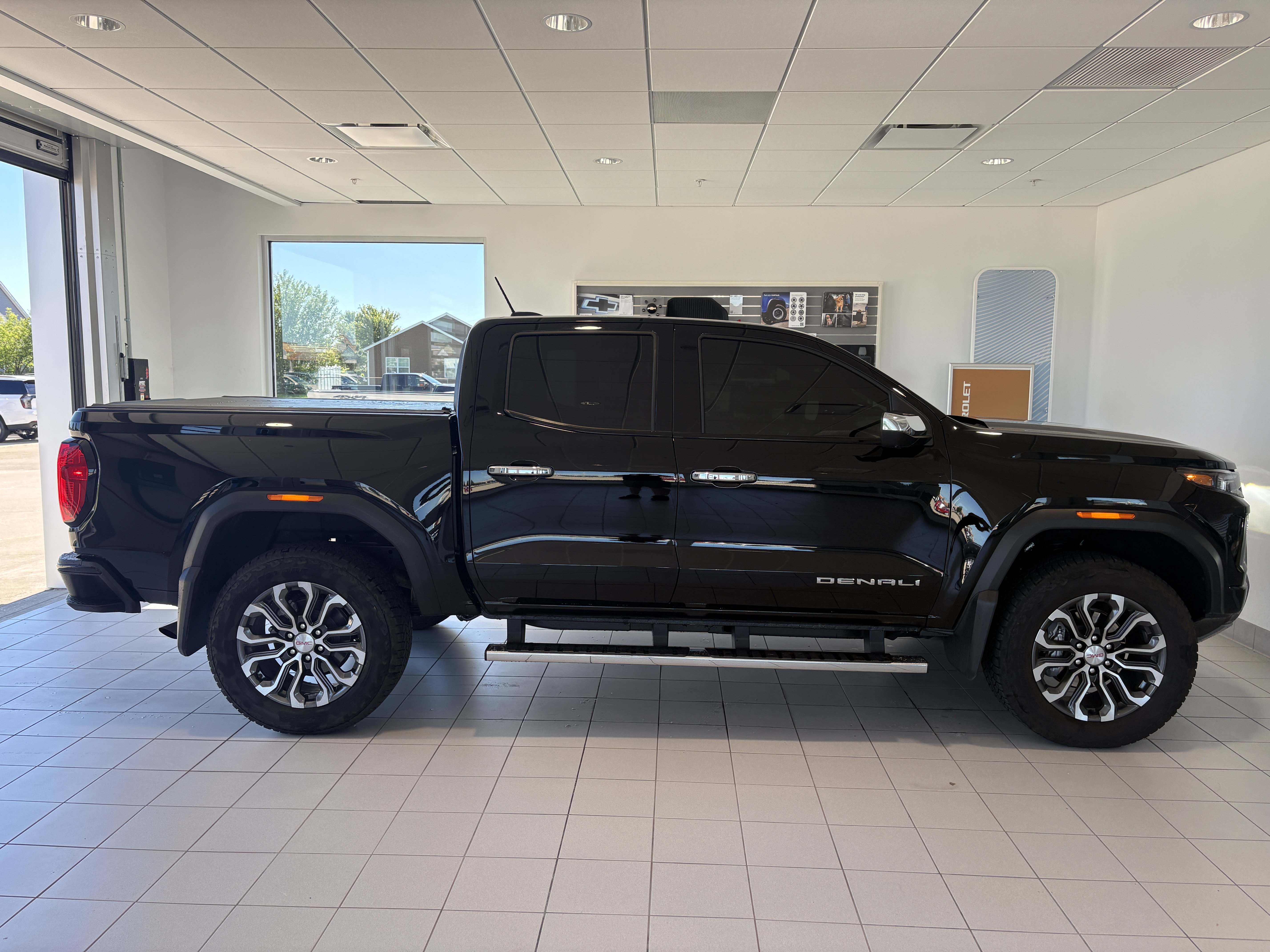 Used 2026 GMC Canyon Denali AWD/4WD image 11