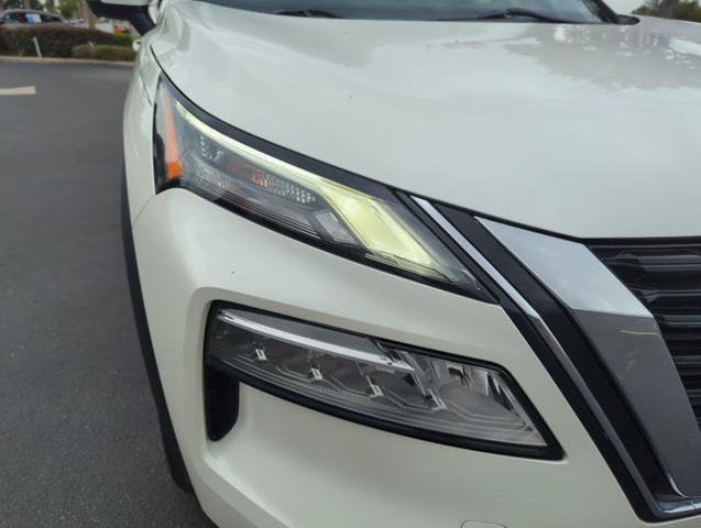 Certified 2021 Nissan Rogue SV FWD image 17
