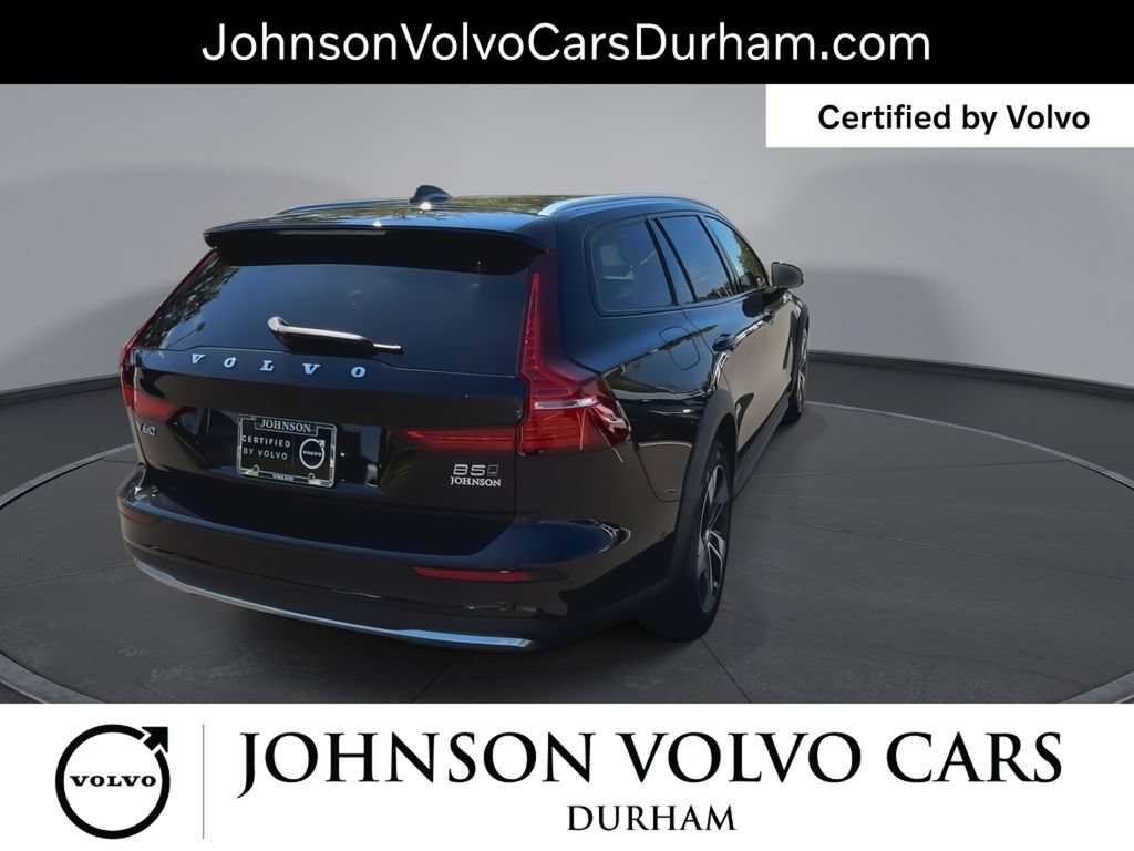 Certified 2025 Volvo V60 B5 Cross Country Plus AWD/4WD image 9