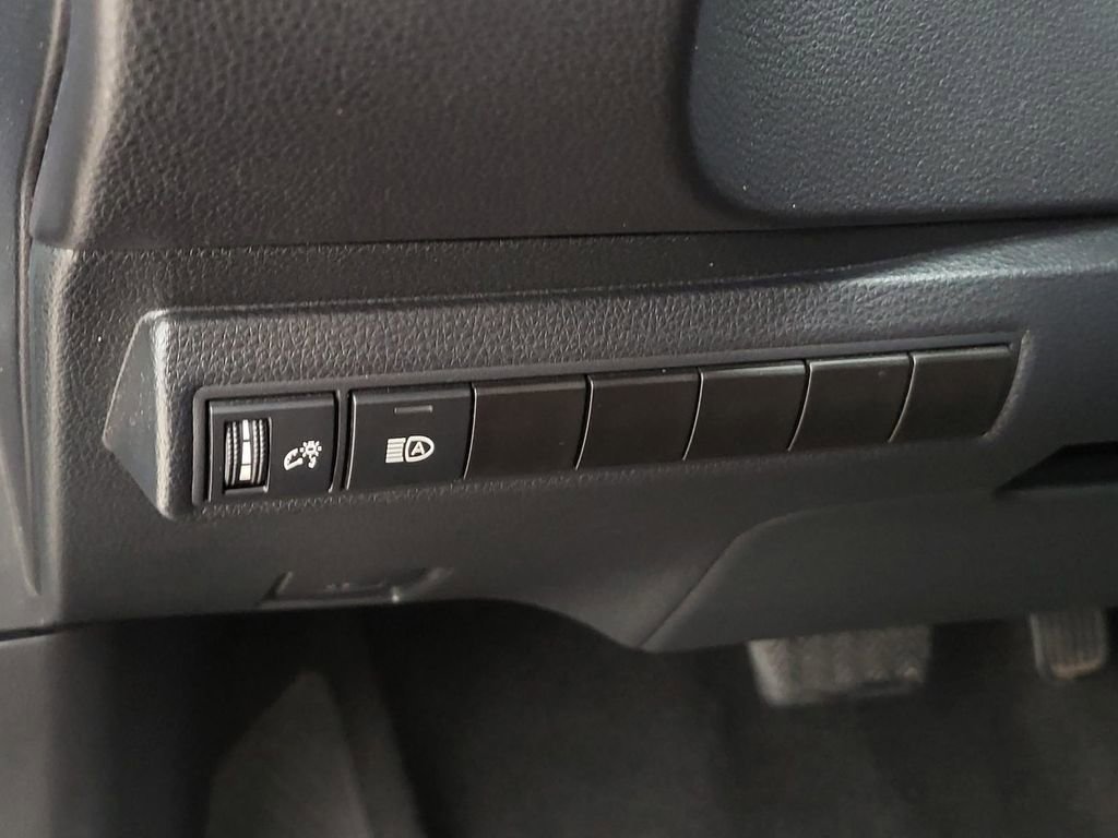 Used 2024 Toyota Corolla SE image 19