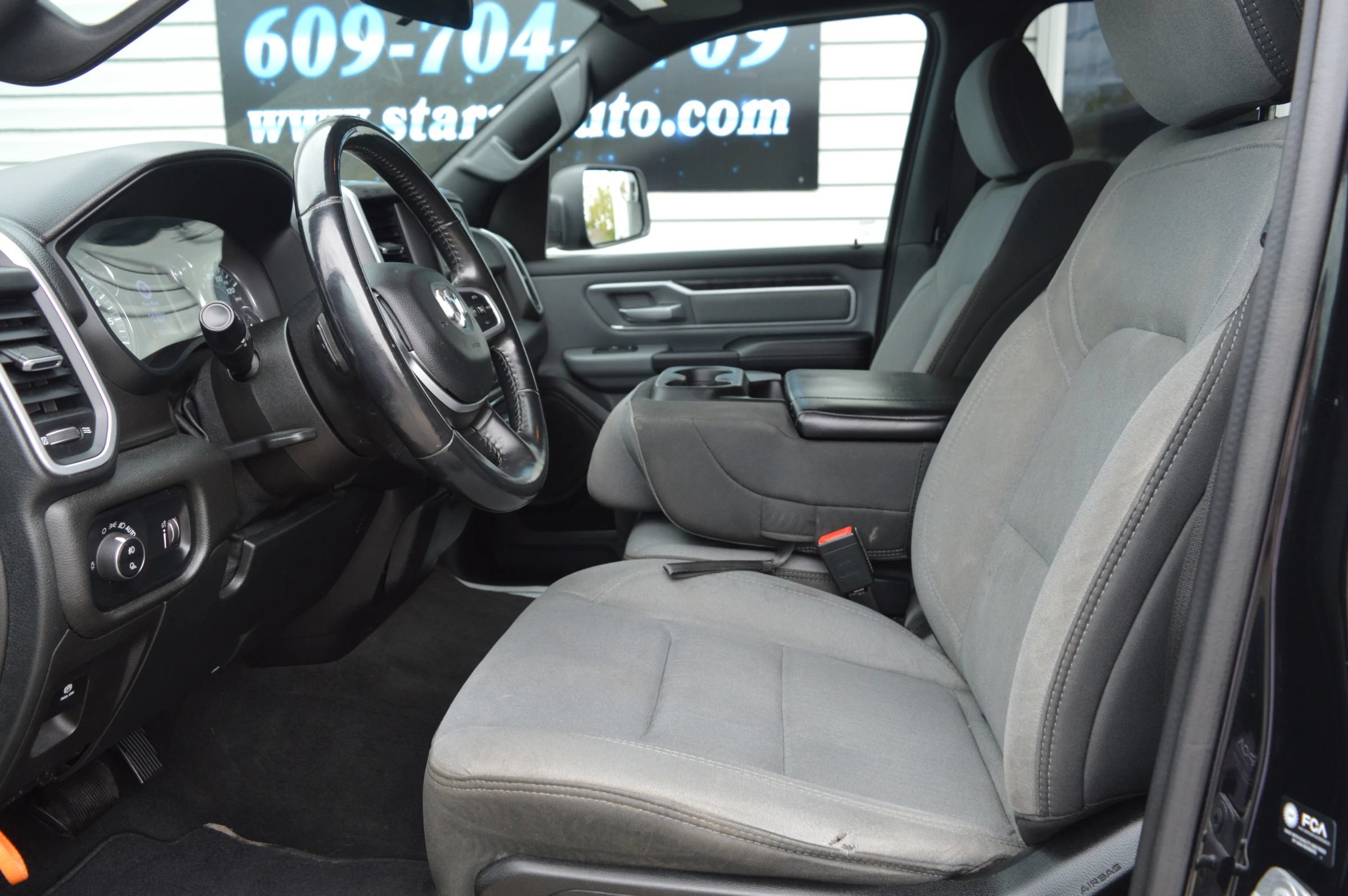 Used 2022 RAM 1500 Big Horn AWD/4WD image 12