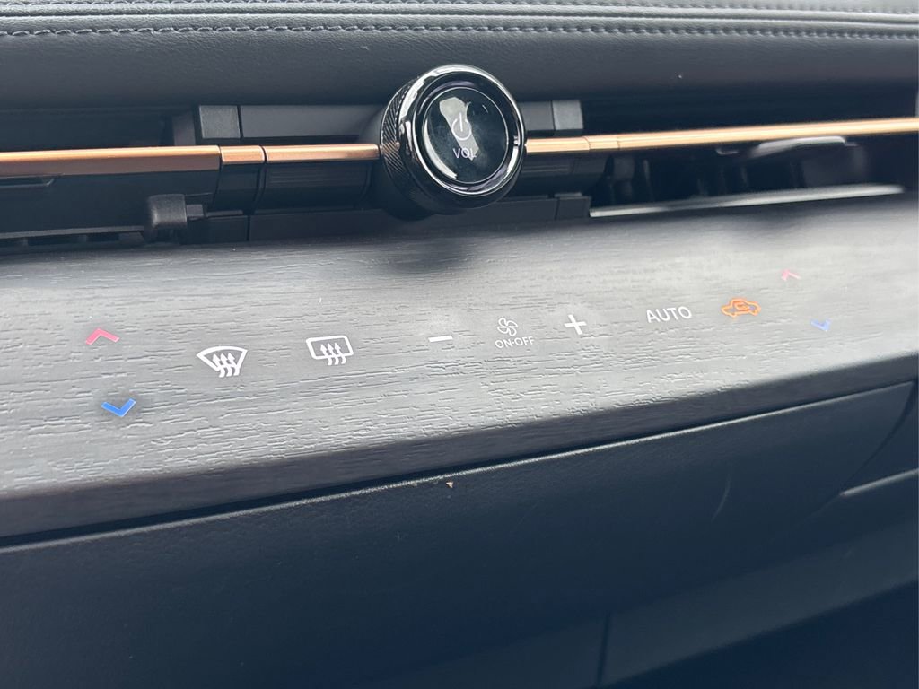 Used 2024 Nissan Ariya AWD image 28