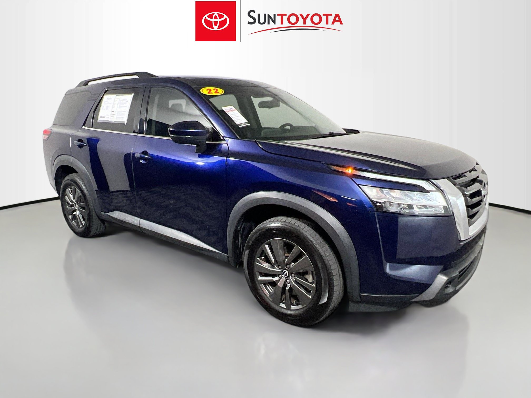 Used 2022 Nissan Pathfinder SV FWD image 1