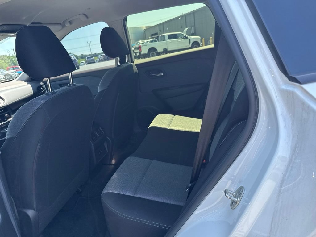 Used 2023 Nissan Rogue SV AWD/4WD image 10
