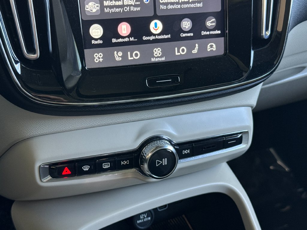 Certified 2026 Volvo XC40 B5 Plus AWD/4WD image 20