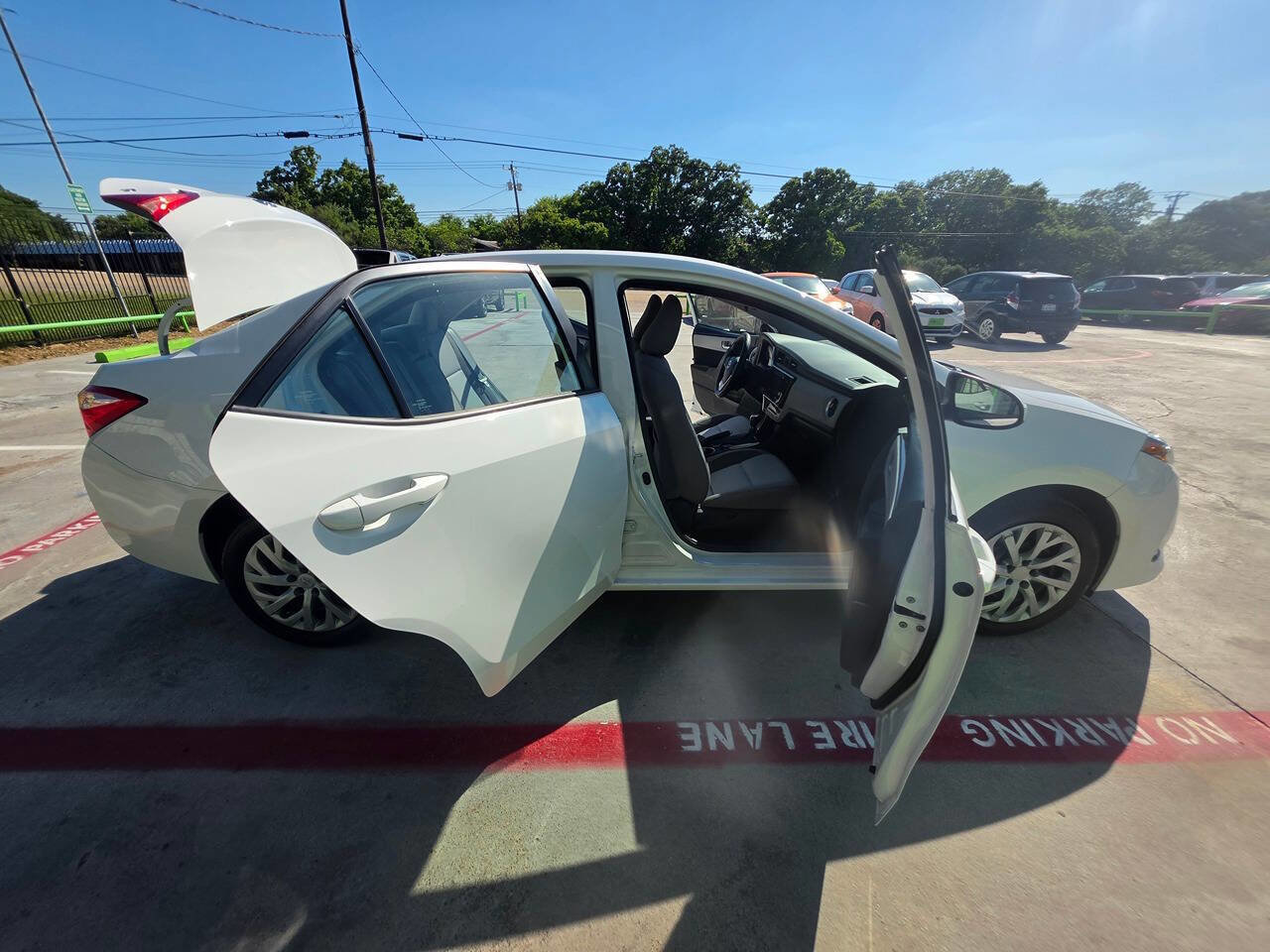 Used 2017 Toyota Corolla LE FWD image 31