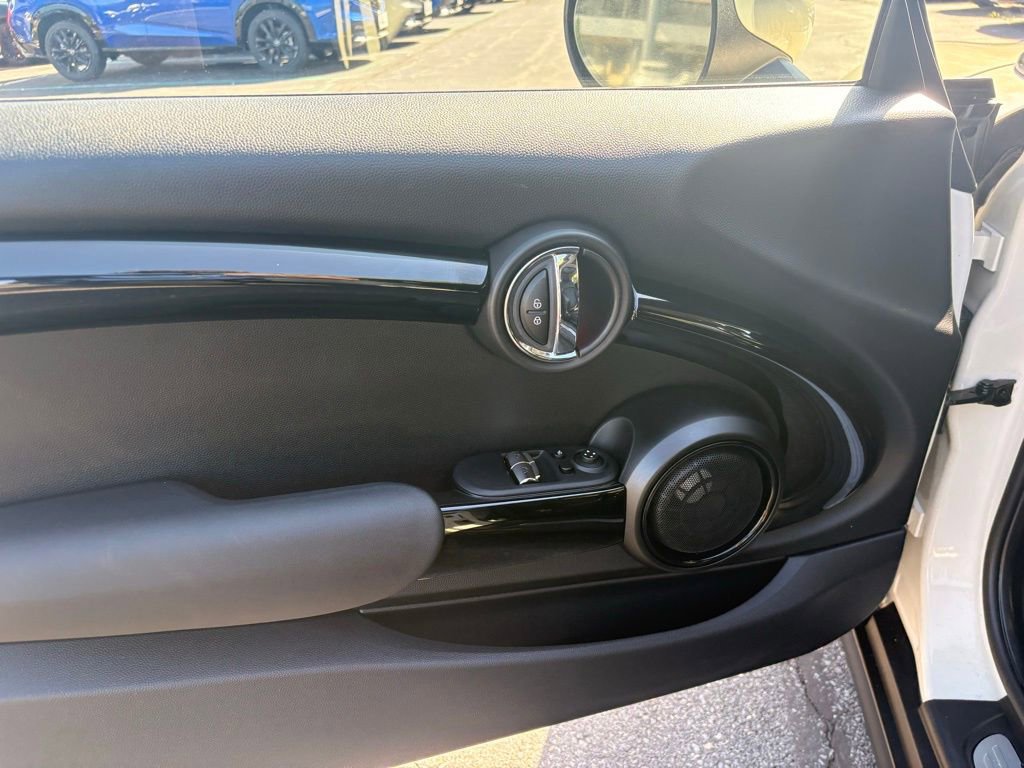 Used 2018 MINI Cooper S image 19