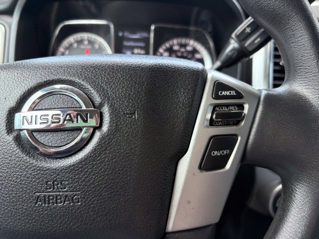 Used 2018 Nissan Titan SV AWD/4WD image 15