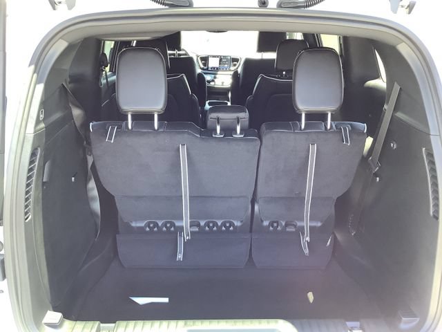 New 2027 Chrysler Pacifica Limited FWD image 31