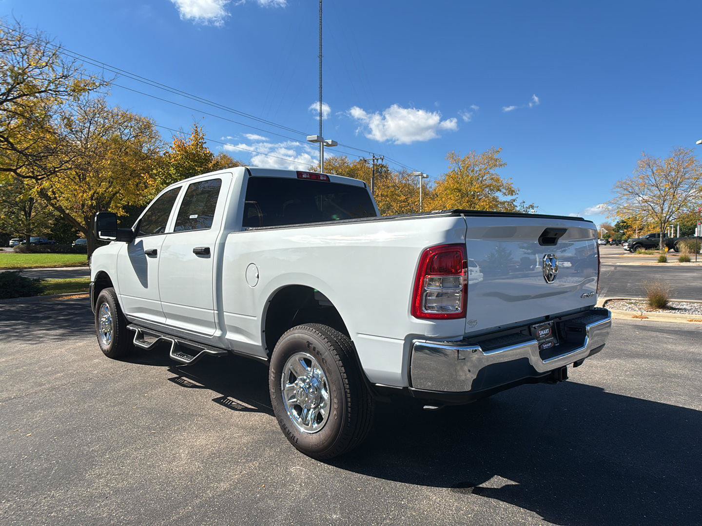 Used 2024 RAM 3500 Tradesman w/ Chrome Appearance Group AWD/4WD image 18