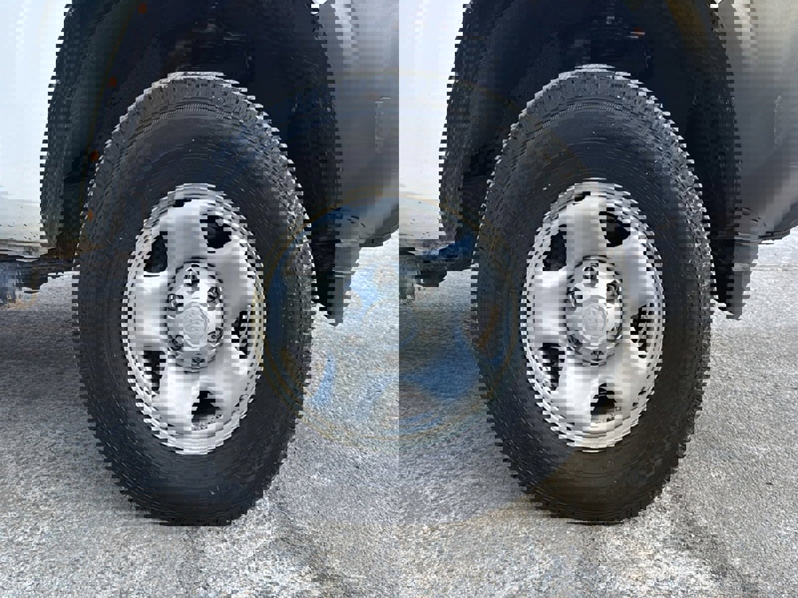 Used 2020 Toyota Tacoma SR image 38