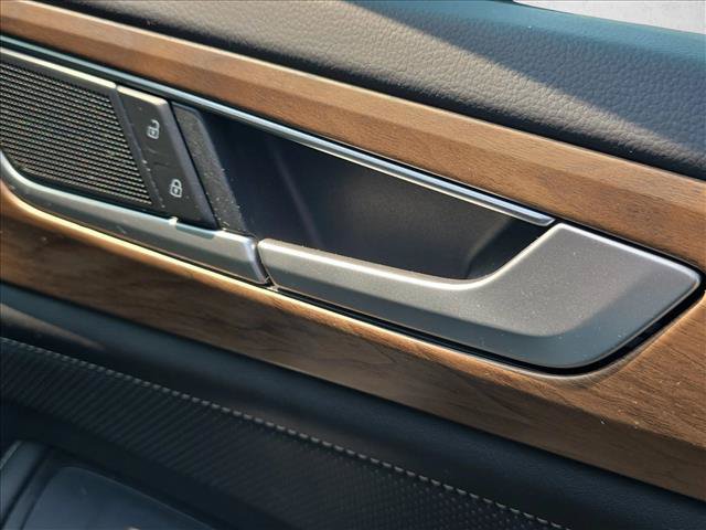 Certified 2024 Volkswagen Atlas SE FWD image 26