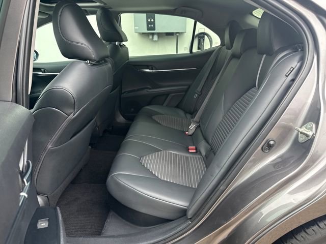 Used 2019 Toyota Camry SE w/ Sunroof Package image 23