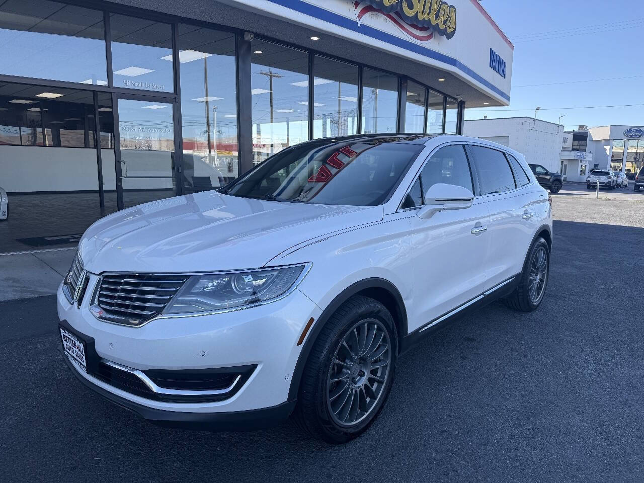 Used 2016 Lincoln MKX Reserve w/ Technology Package FWD image 3