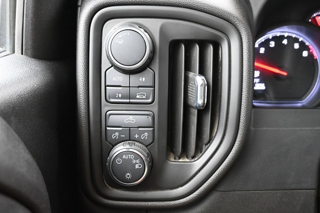 Used 2022 Chevrolet Silverado 1500 Custom AWD/4WD image 11