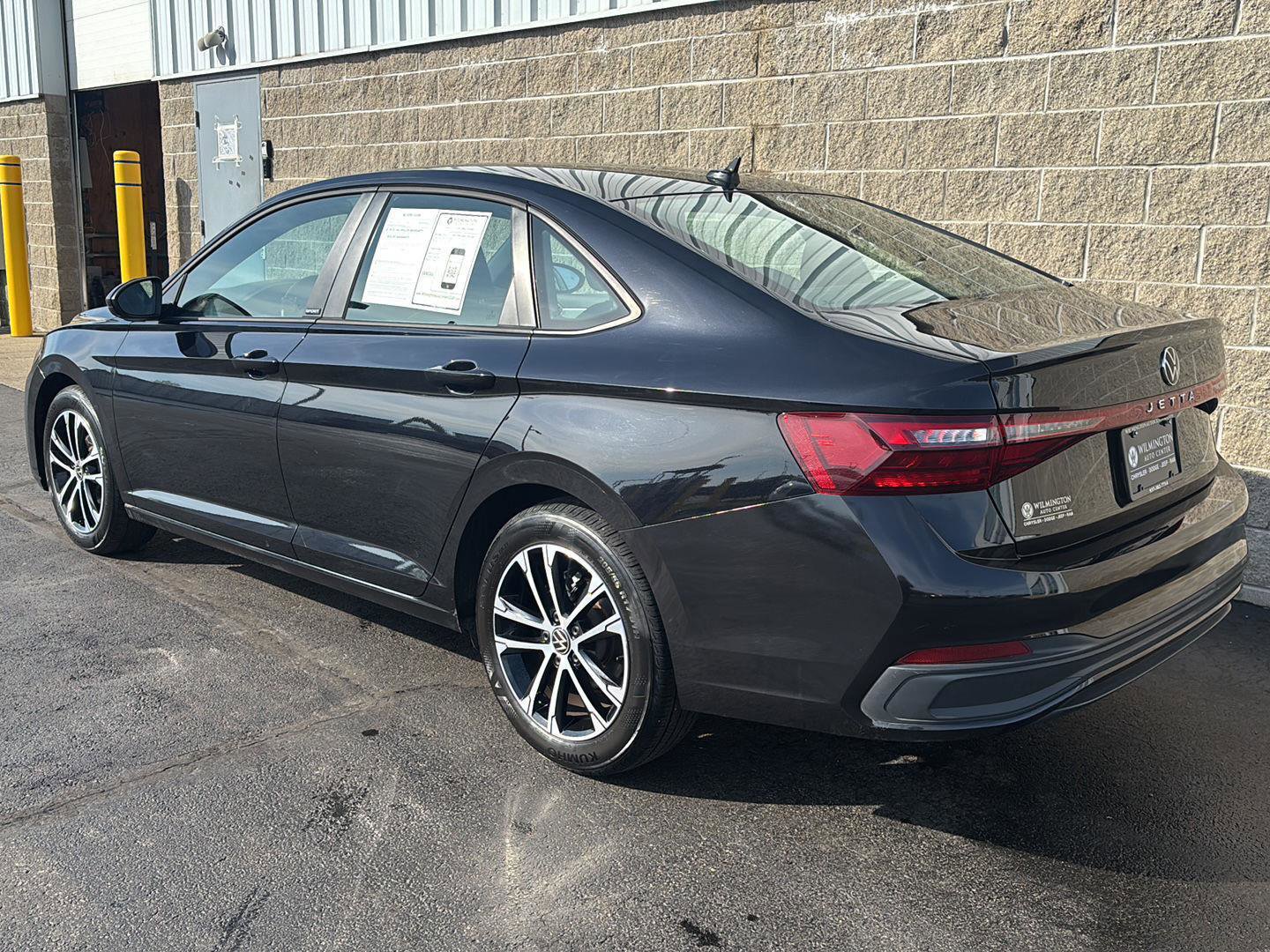 Used 2025 Volkswagen Jetta Sport image 37