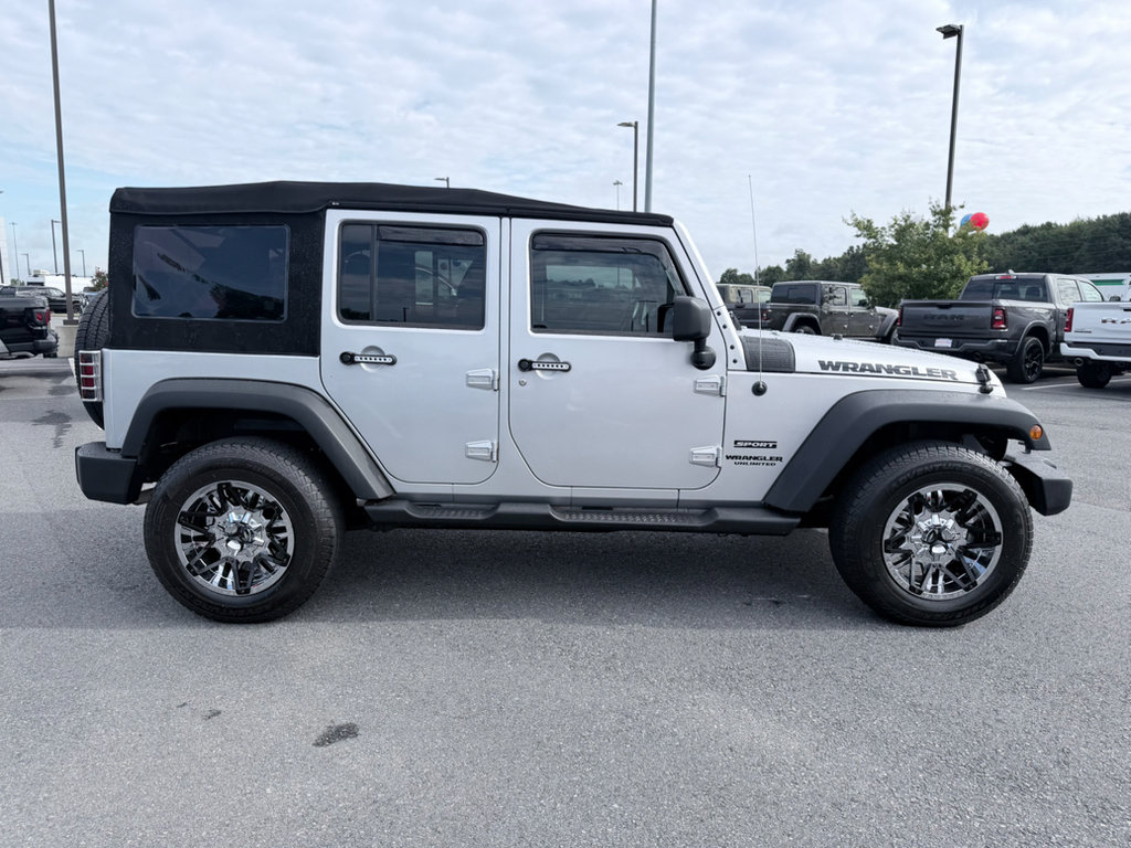 Used 2012 Jeep Wrangler Unlimited Sport AWD/4WD image 4