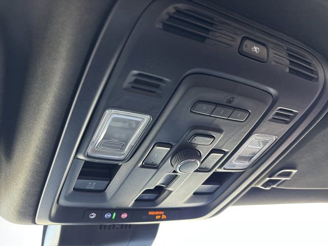 Used 2023 GMC Yukon Denali Ultimate image 45