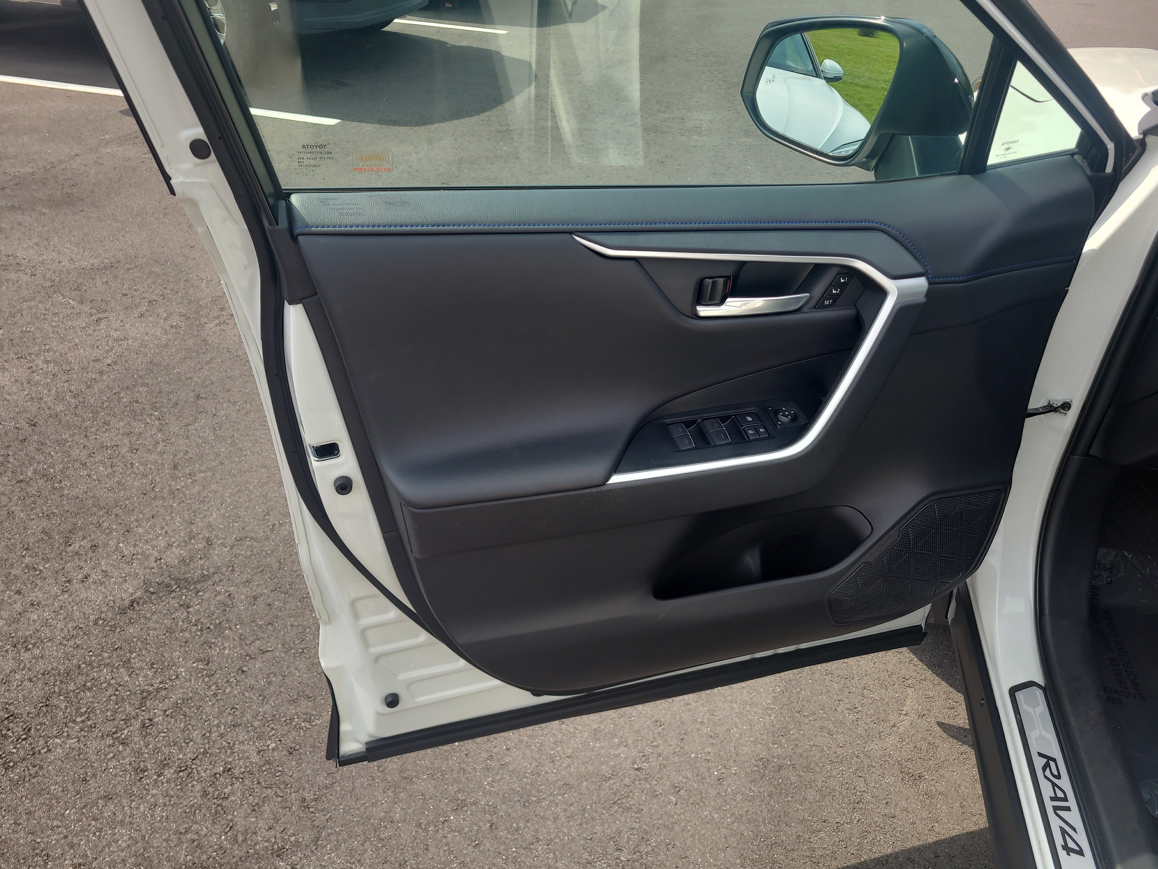 Certified 2022 Toyota RAV4 XSE AWD/4WD image 14