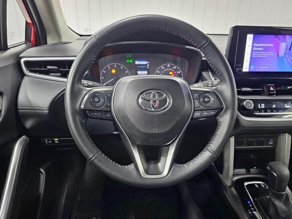 Used 2024 Toyota Corolla Cross LE AWD/4WD image 13