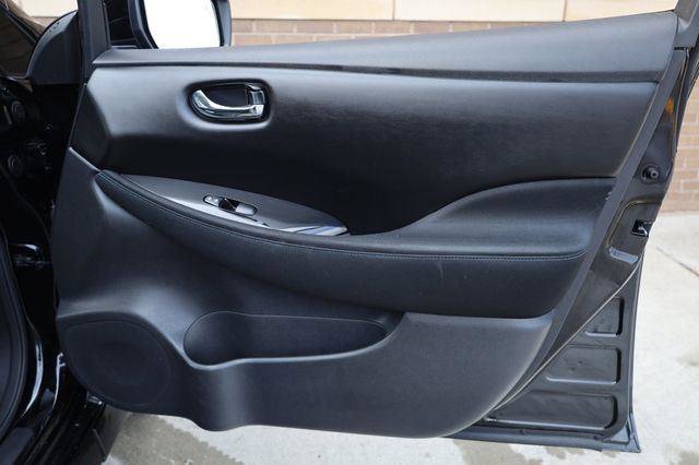 Used 2021 Nissan Leaf SV w/ SV Technology Package FWD image 24