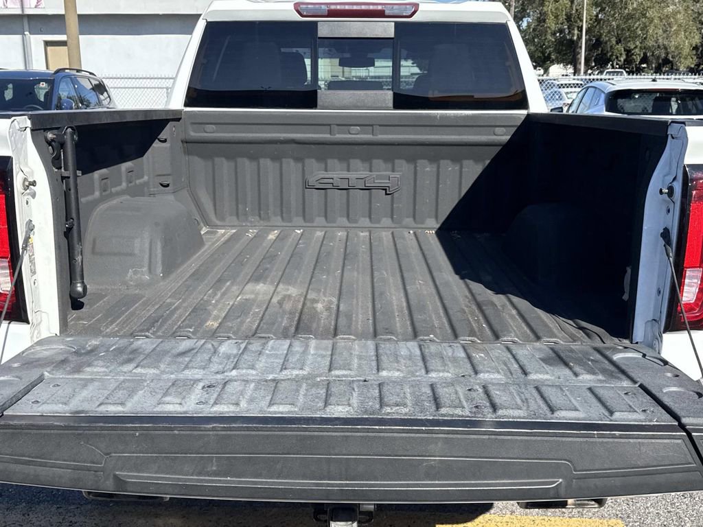 Used 2022 GMC Sierra 1500 AT4 w/ AT4 Premium Package image 9