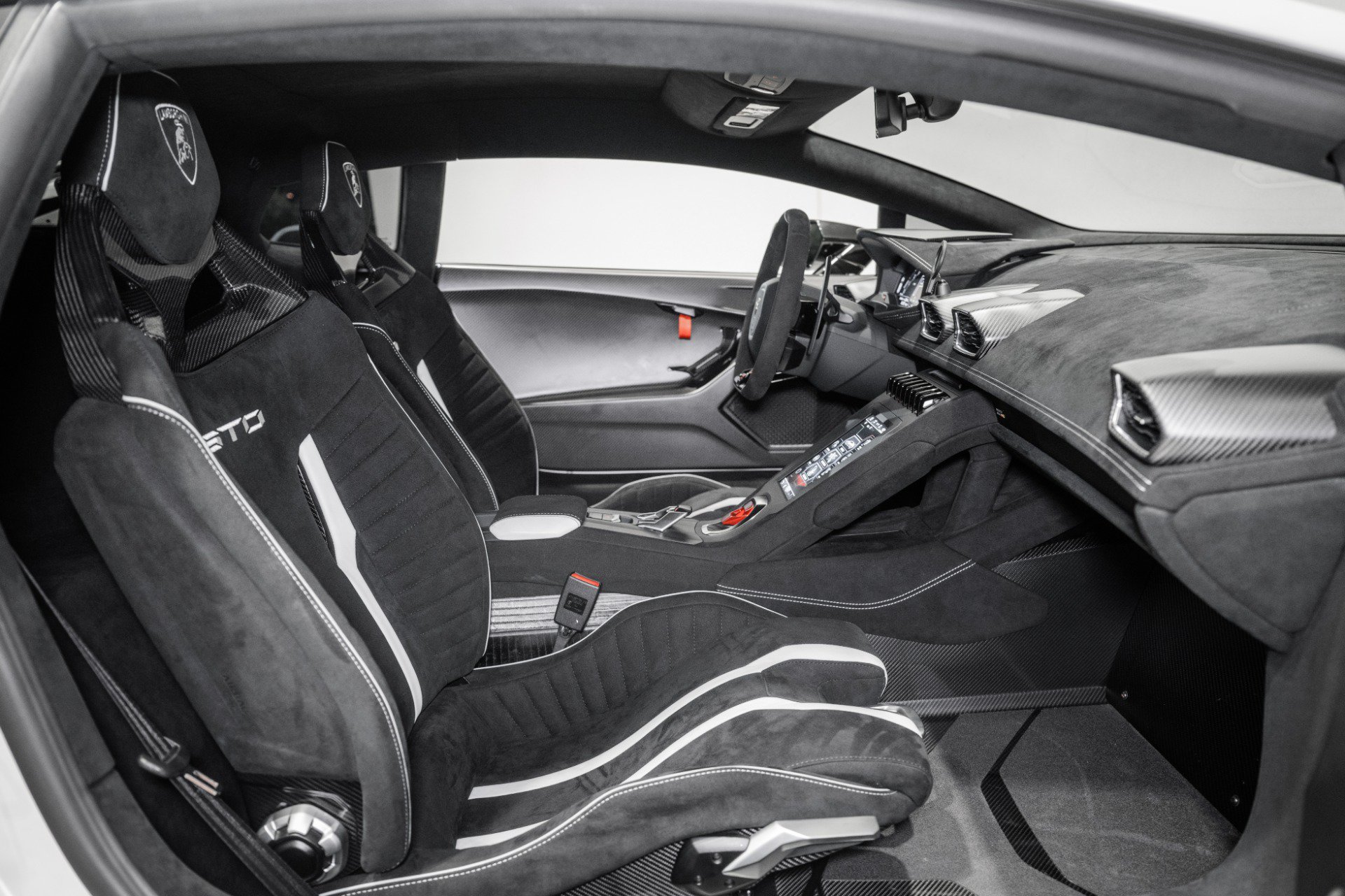Used 2023 Lamborghini Huracan STO RWD image 19