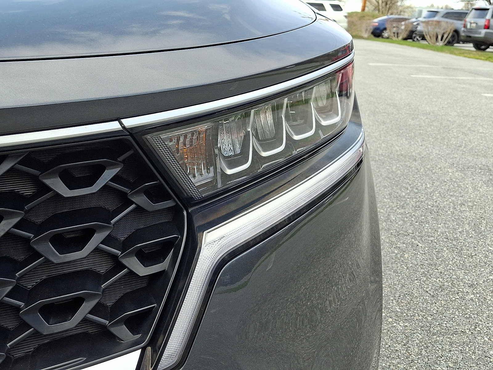 Used 2023 Kia Sorento LX image 9