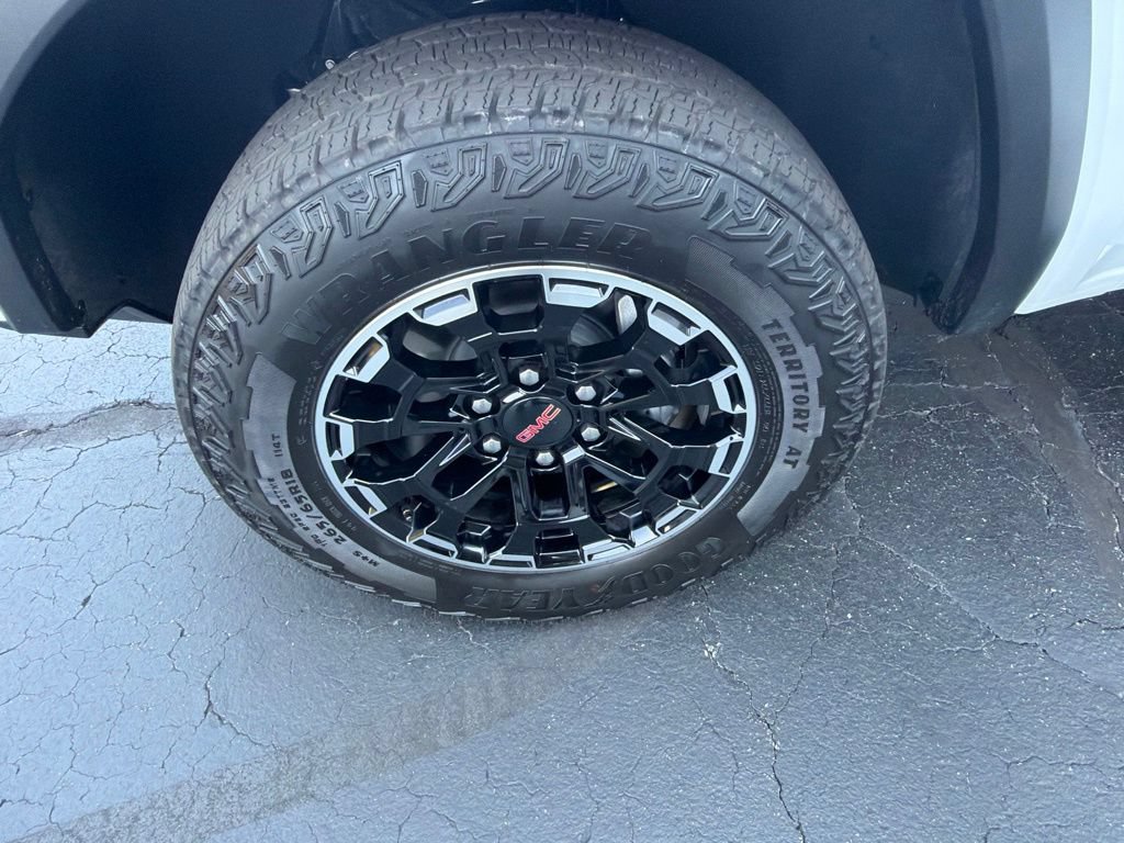 New 2026 GMC Canyon AT4 w/ AT4 Premium Package AWD/4WD image 15