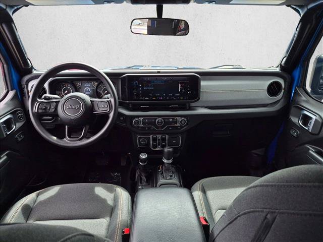 Used 2025 Jeep Gladiator Sport AWD/4WD image 15