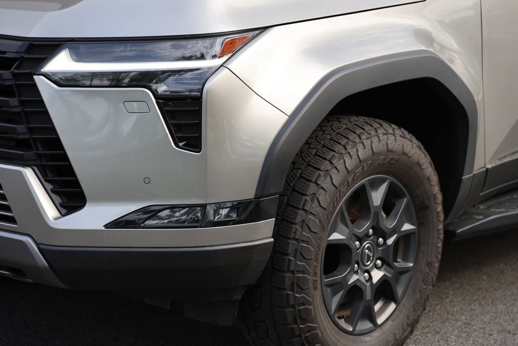 Used 2024 Lexus GX 550 AWD/4WD image 6