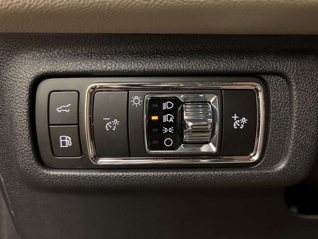 Used 2025 Lincoln Corsair Grand Touring w/ Equipment Group 302A image 24