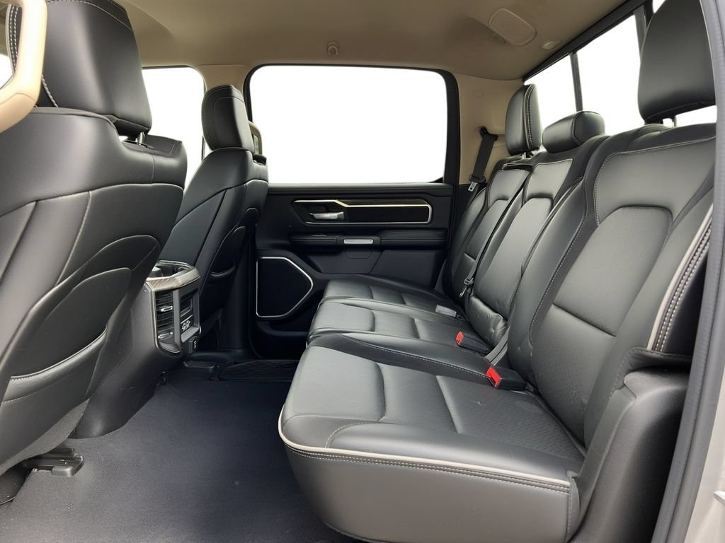 Used 2019 RAM 1500 Laramie AWD/4WD image 7