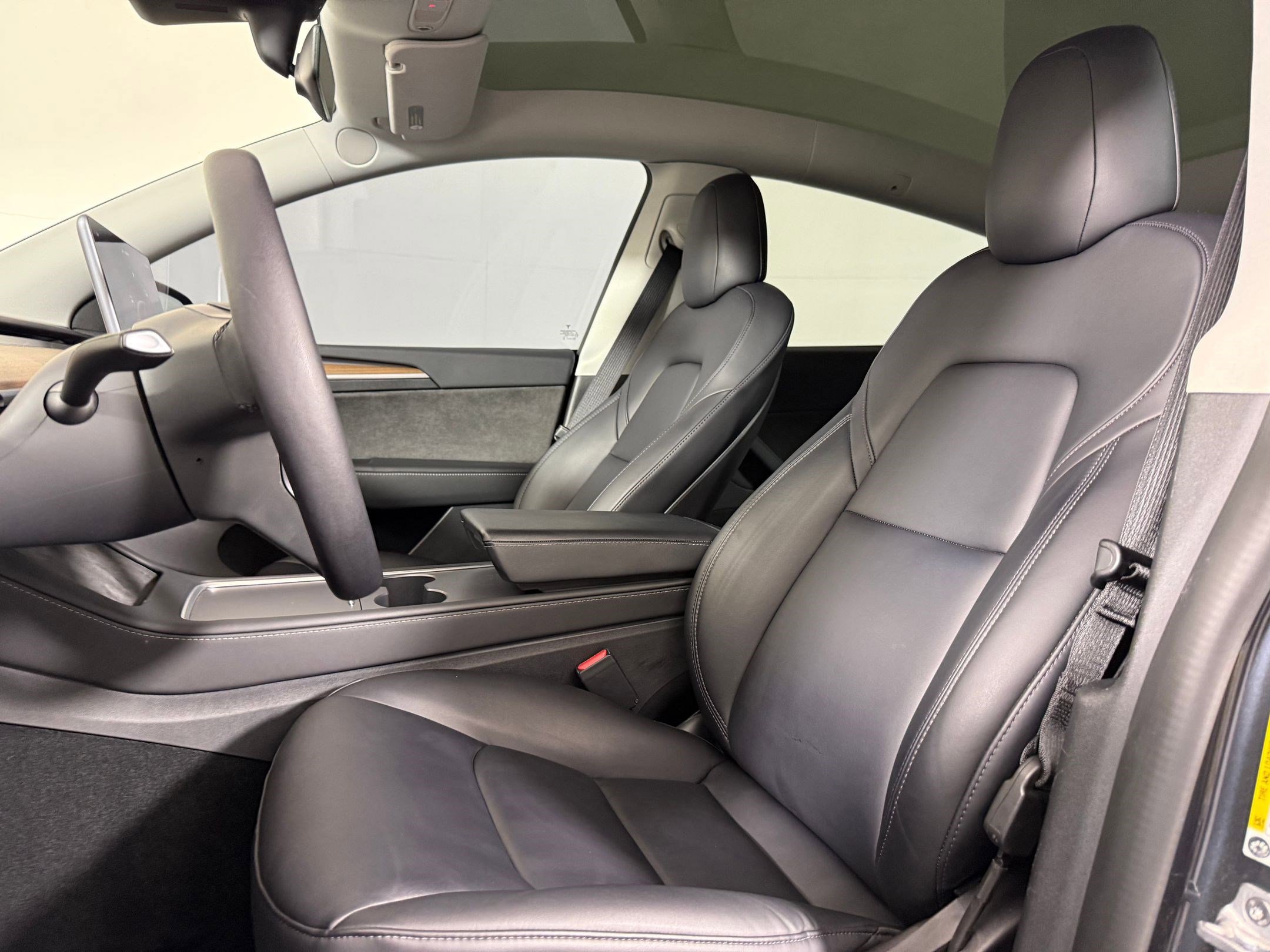 Used 2022 Tesla Model Y Long Range image 6