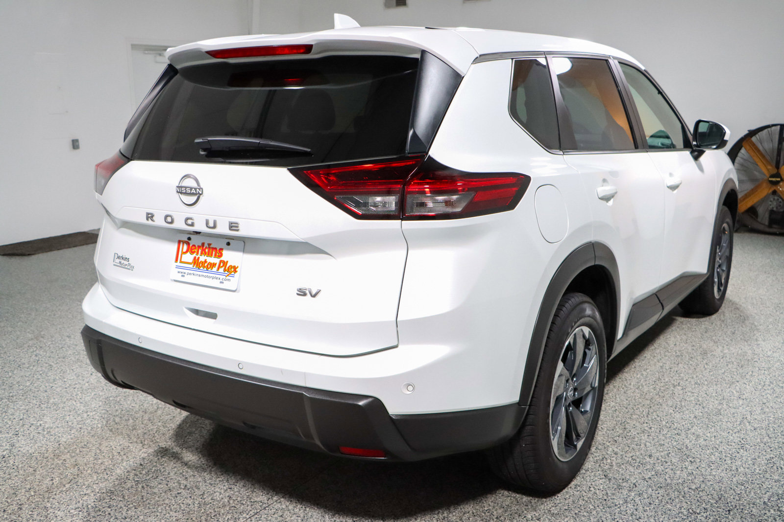 Used 2024 Nissan Rogue SV image 7