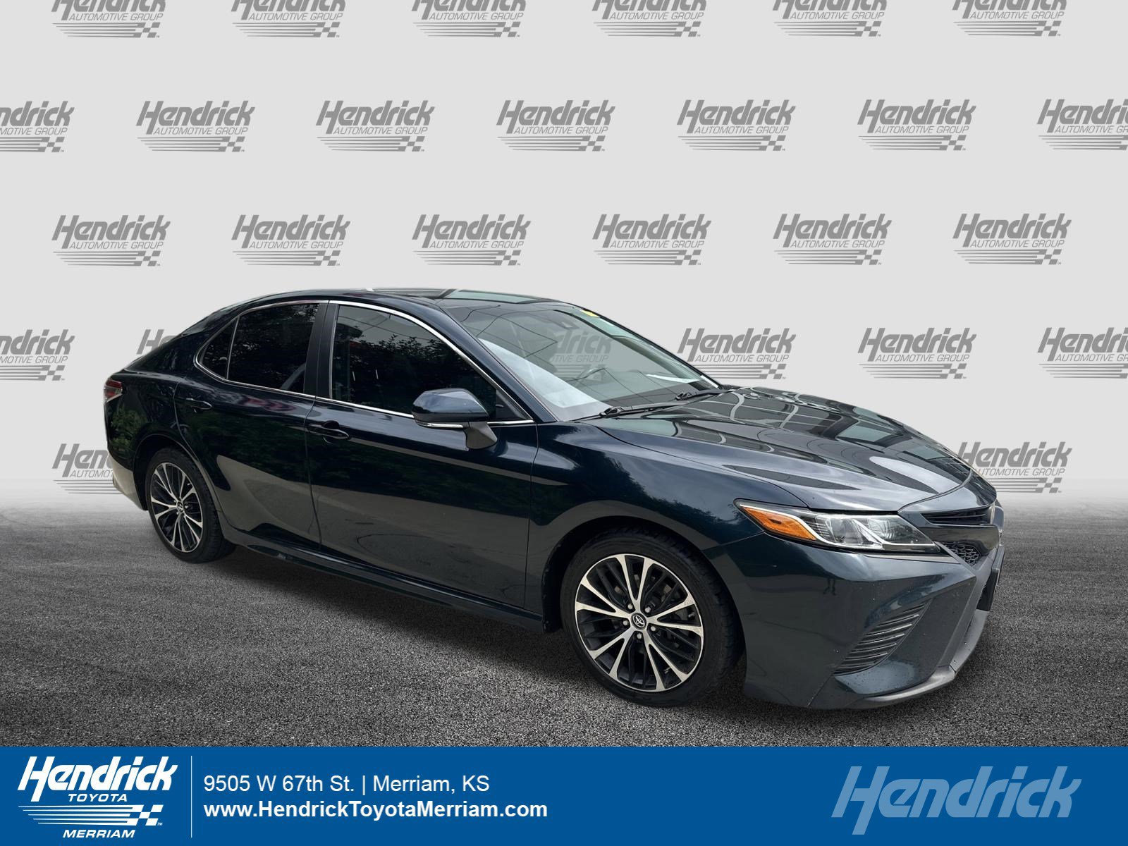 Used 2018 Toyota Camry SE w/ Convenience Package FWD image 1