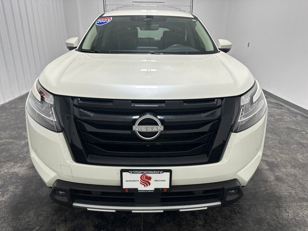 Used 2023 Nissan Pathfinder SL w/ Lighting Package (N92) AWD/4WD image 2