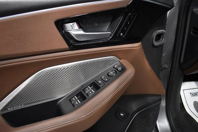 Used 2023 Acura MDX SH-AWD w/ Technology Package image 16