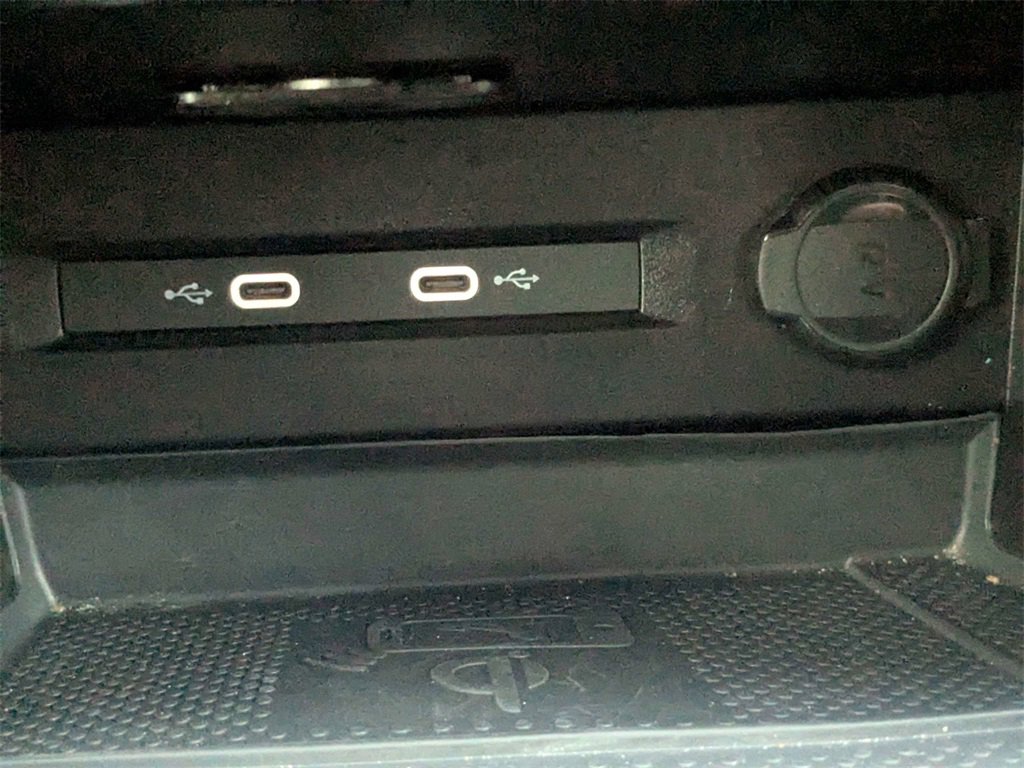 Used 2024 Volkswagen Taos SE image 17