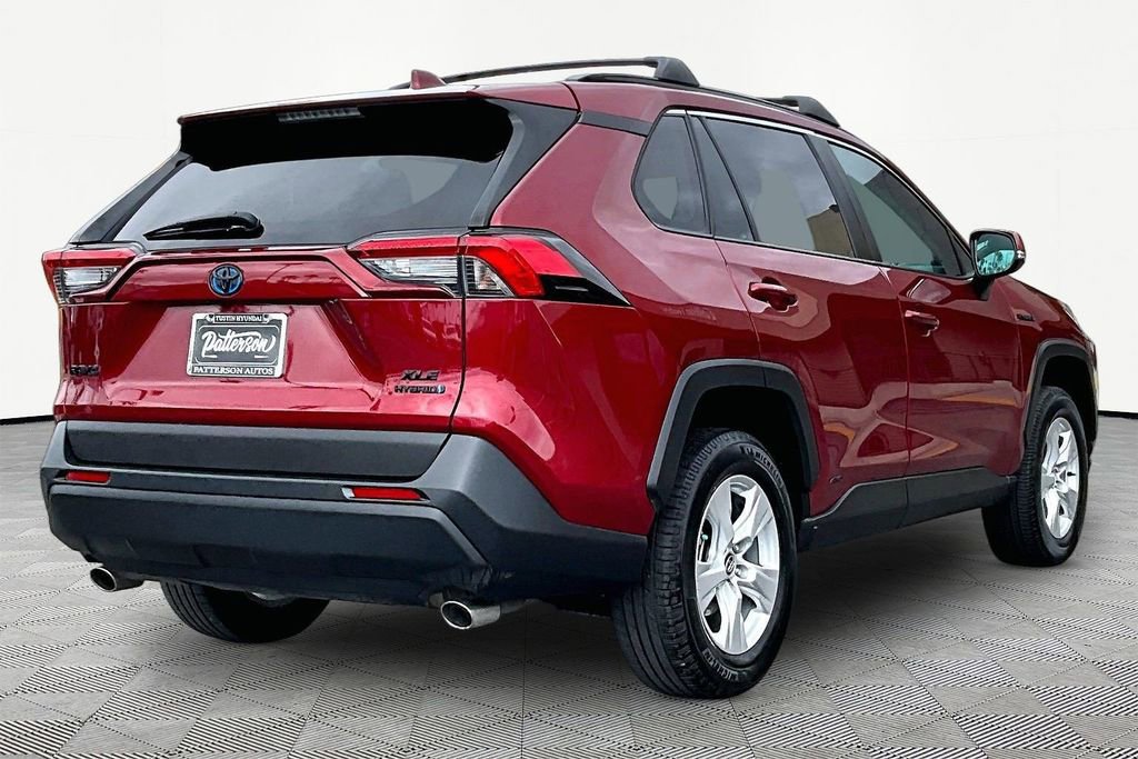 Used 2021 Toyota RAV4 XLE w/ Convenience Package AWD/4WD image 2