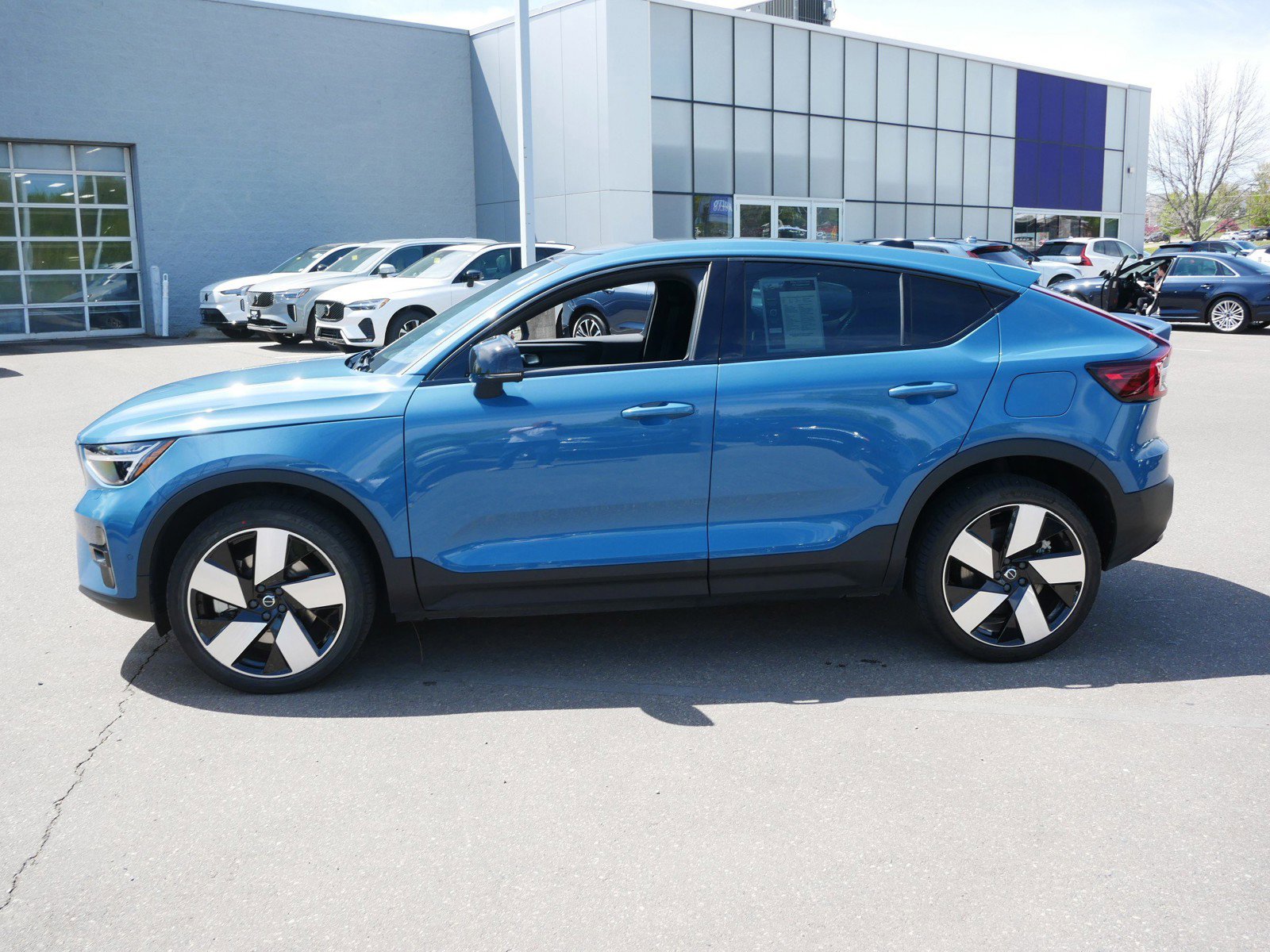 Certified 2023 Volvo C40 P8 Recharge Ultimate AWD/4WD image 4