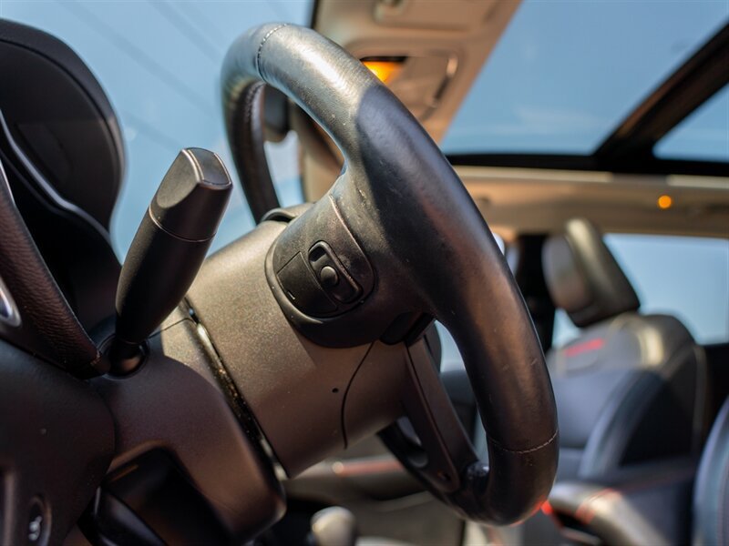 Used 2019 Jeep Cherokee Trailhawk AWD/4WD image 40
