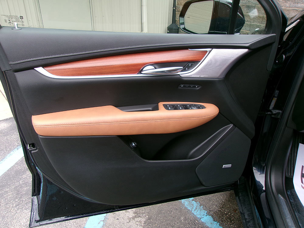 Used 2021 Cadillac XT5 Premium Luxury w/ LPO, Floor Liner Package image 17