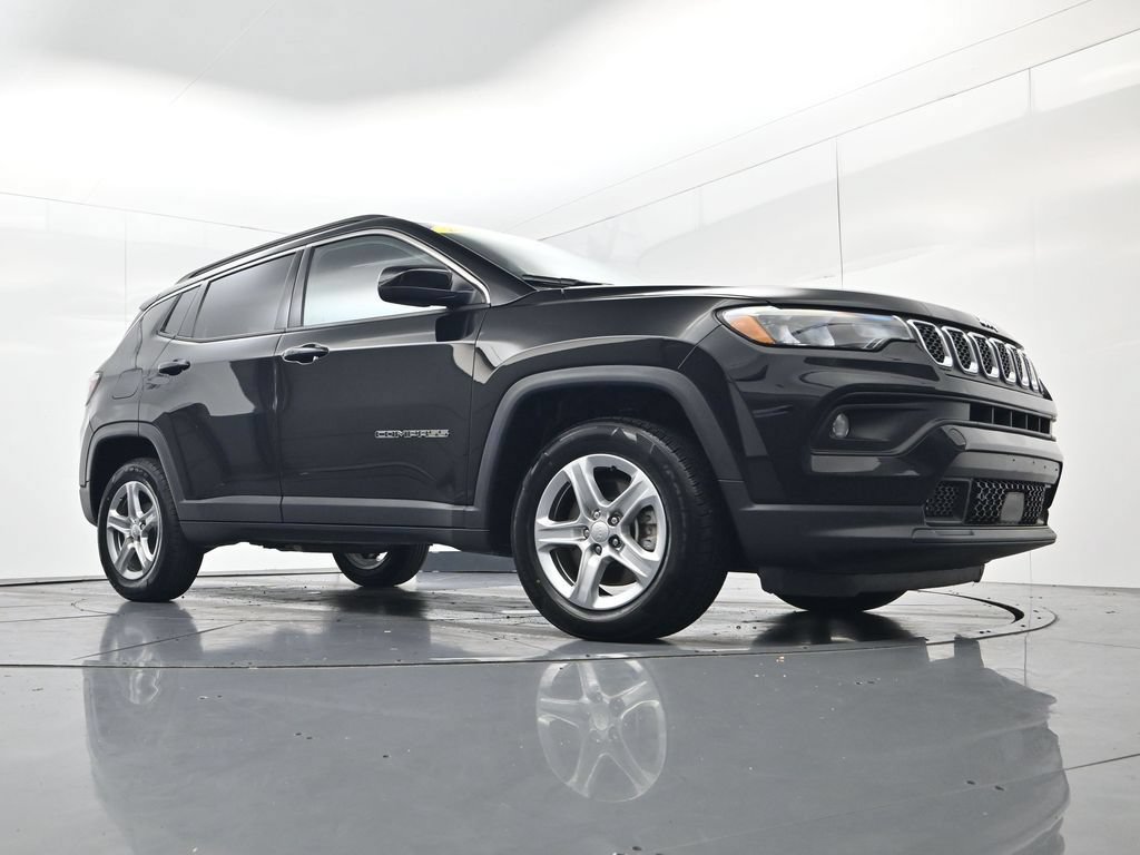 Used 2024 Jeep Compass Latitude AWD/4WD image 40