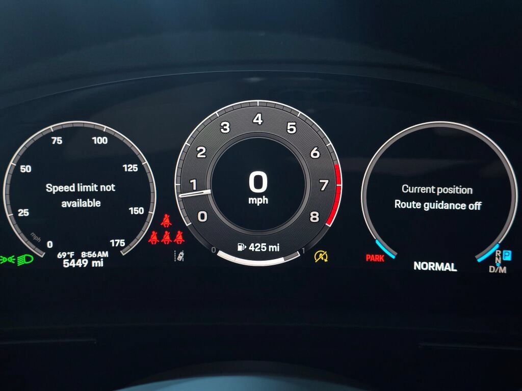 Certified 2025 Porsche Cayenne Coupe AWD/4WD image 42