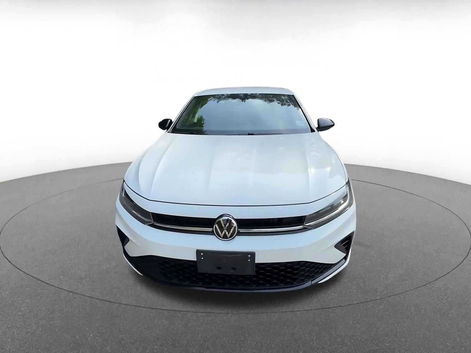 Used 2025 Volkswagen Jetta Sport FWD image 4