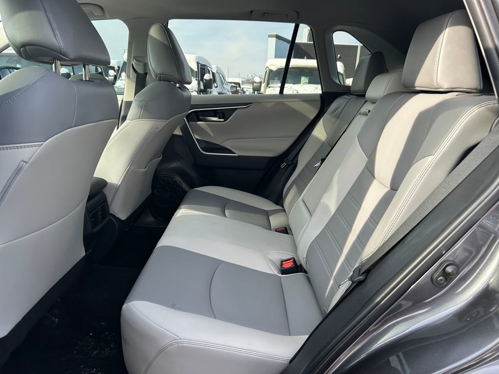 Used 2022 Toyota RAV4 XLE Premium image 24