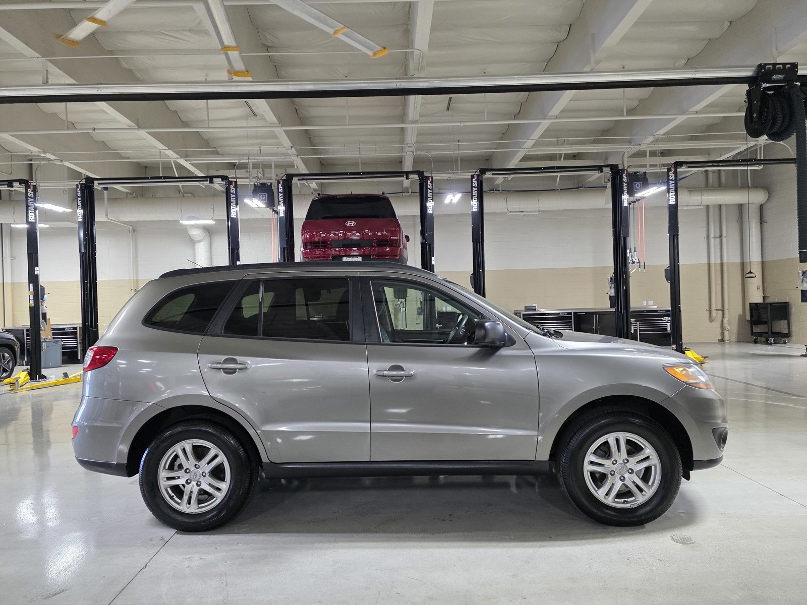 Used 2011 Hyundai Santa Fe GLS image 8