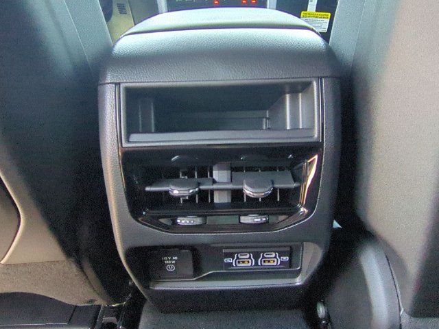 New 2026 Jeep Grand Cherokee Laredo X RWD image 32