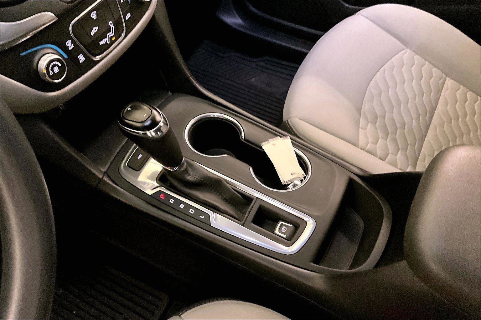 Used 2018 Chevrolet Equinox LT image 16